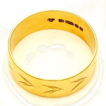 18ct gold 5.9g Wedding Ring 1977 size V